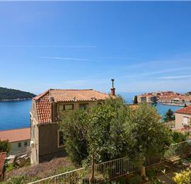 3 Bedroom Apartment with 2 Balconies near Dubrovnik Old Town, Sleeps 5-6